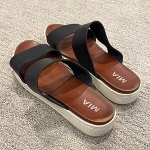 MIA Black and Brown Platform Sandals - Size 9
